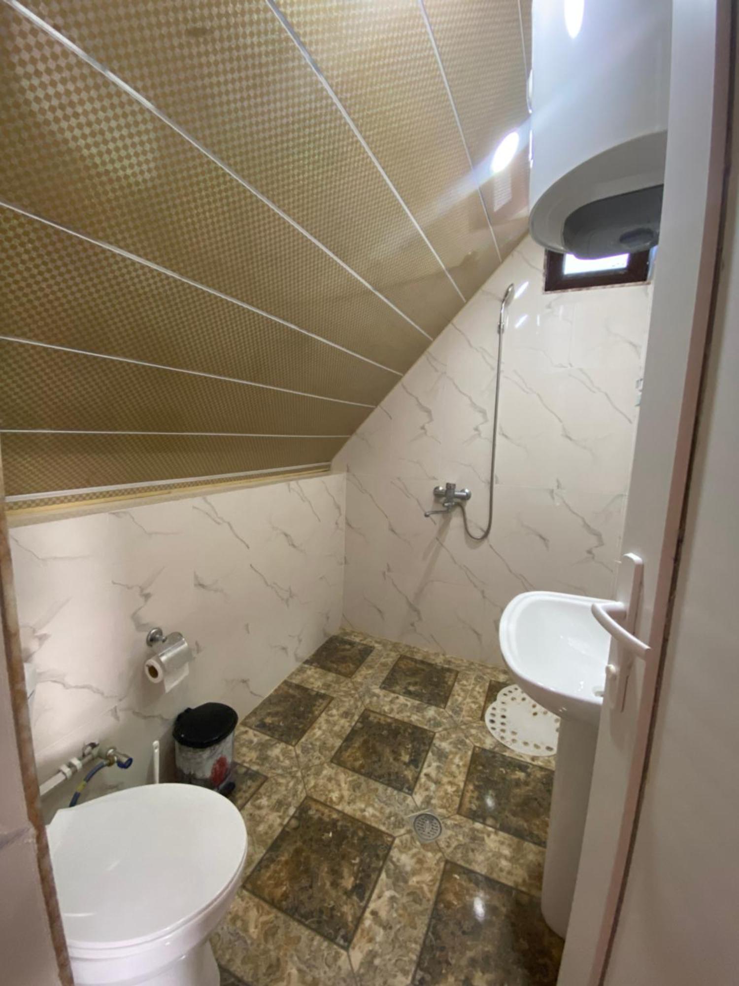 Kirta Hotel Gordi Kültér fotó